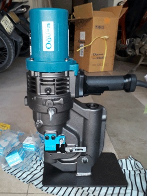 Máy đột lỗ bơm tay thủy lực